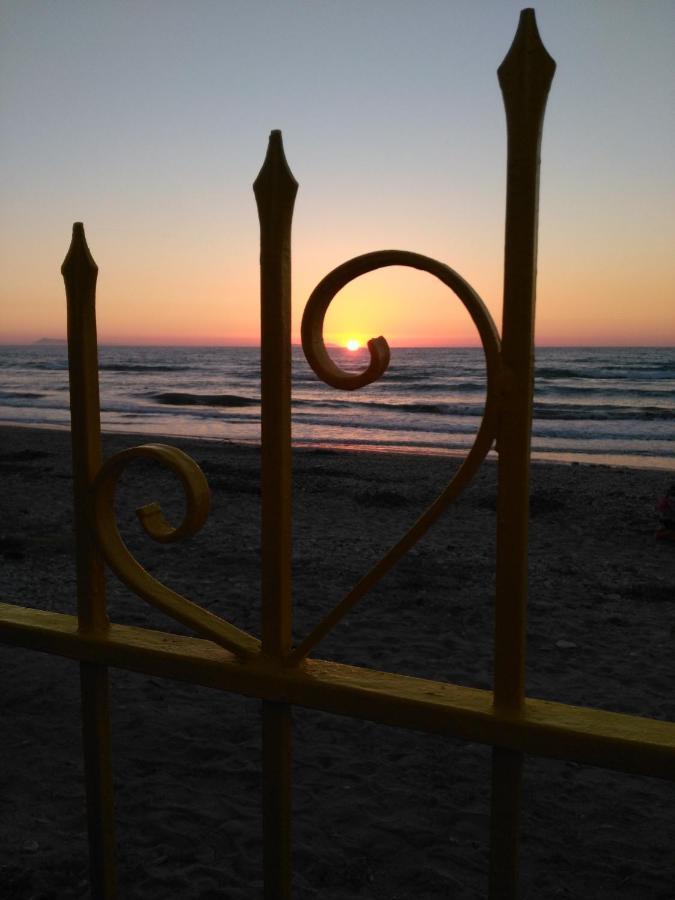 אצ'ארבי Nikotsaras Beach House Since 1930 מראה חיצוני תמונה