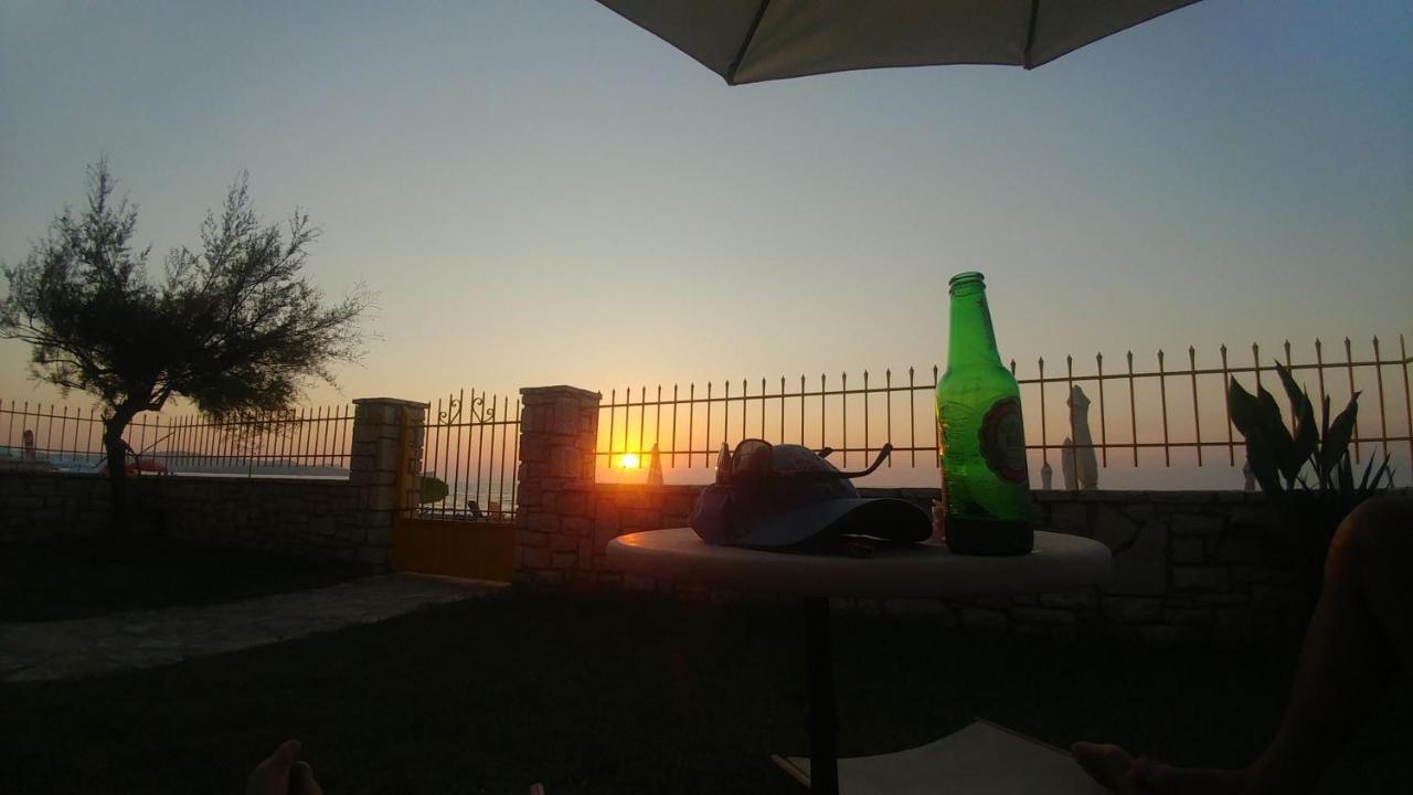 אצ'ארבי Nikotsaras Beach House Since 1930 מראה חיצוני תמונה