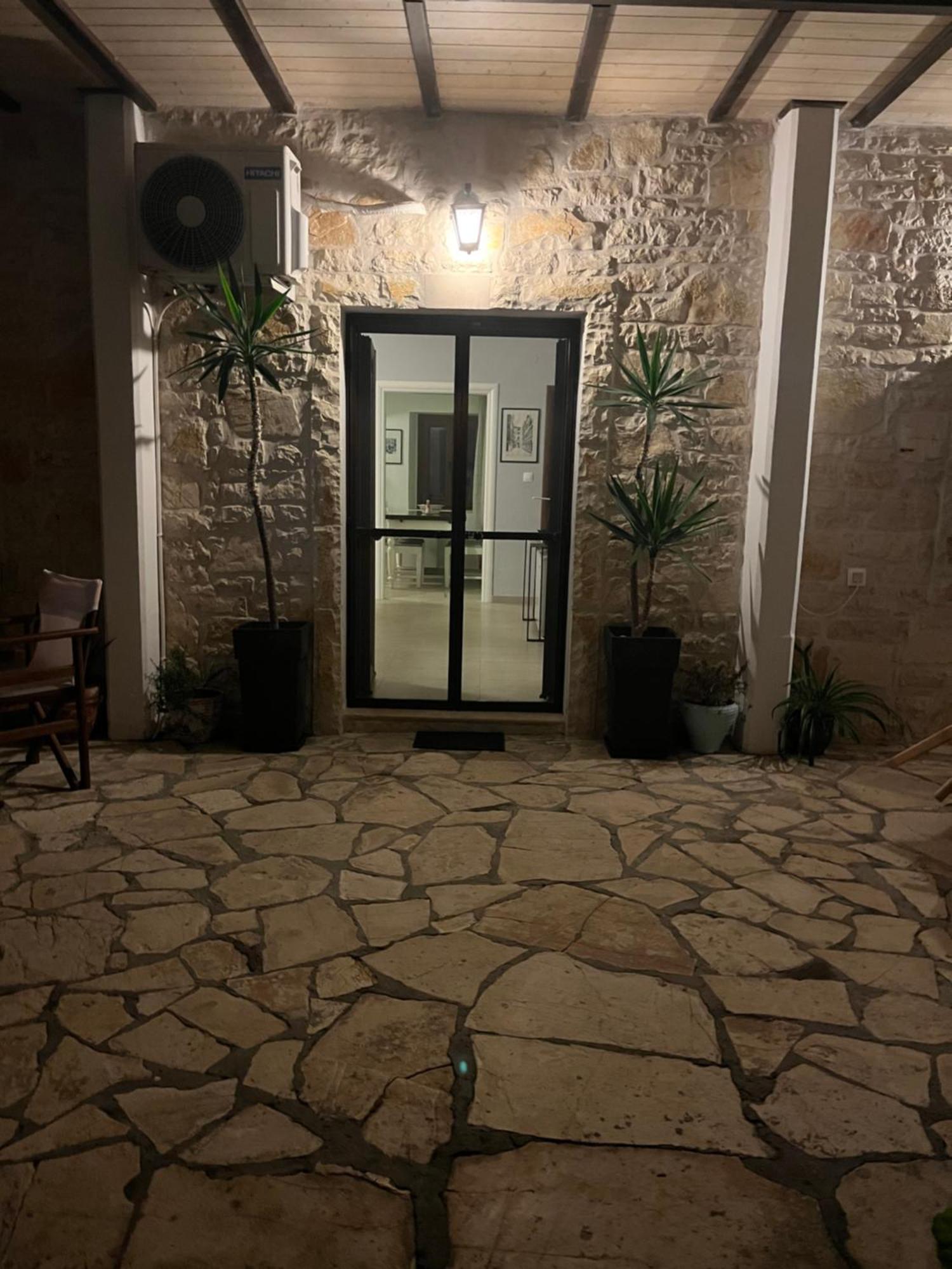 אצ'ארבי Nikotsaras Beach House Since 1930 מראה חיצוני תמונה