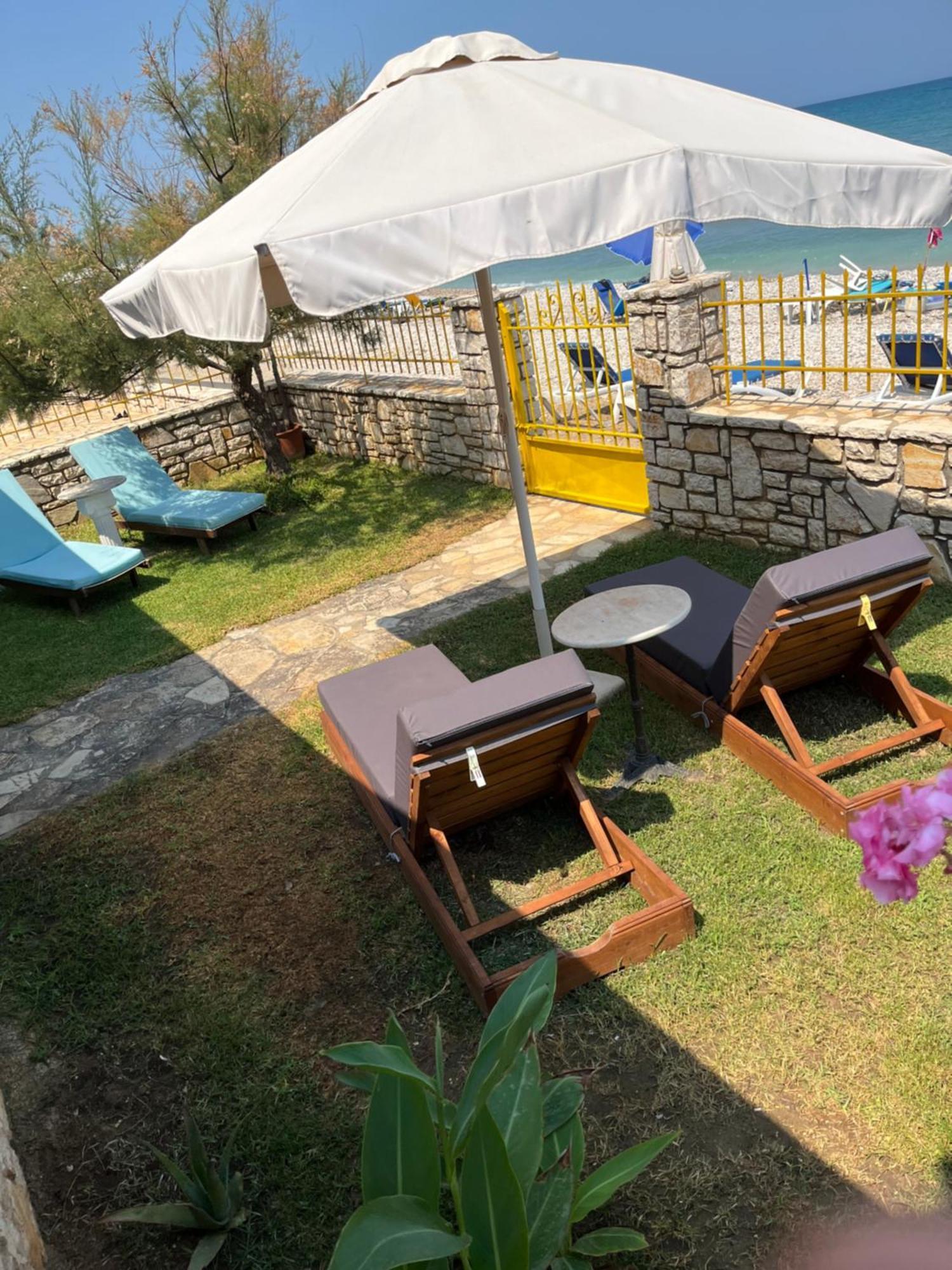 אצ'ארבי Nikotsaras Beach House Since 1930 מראה חיצוני תמונה