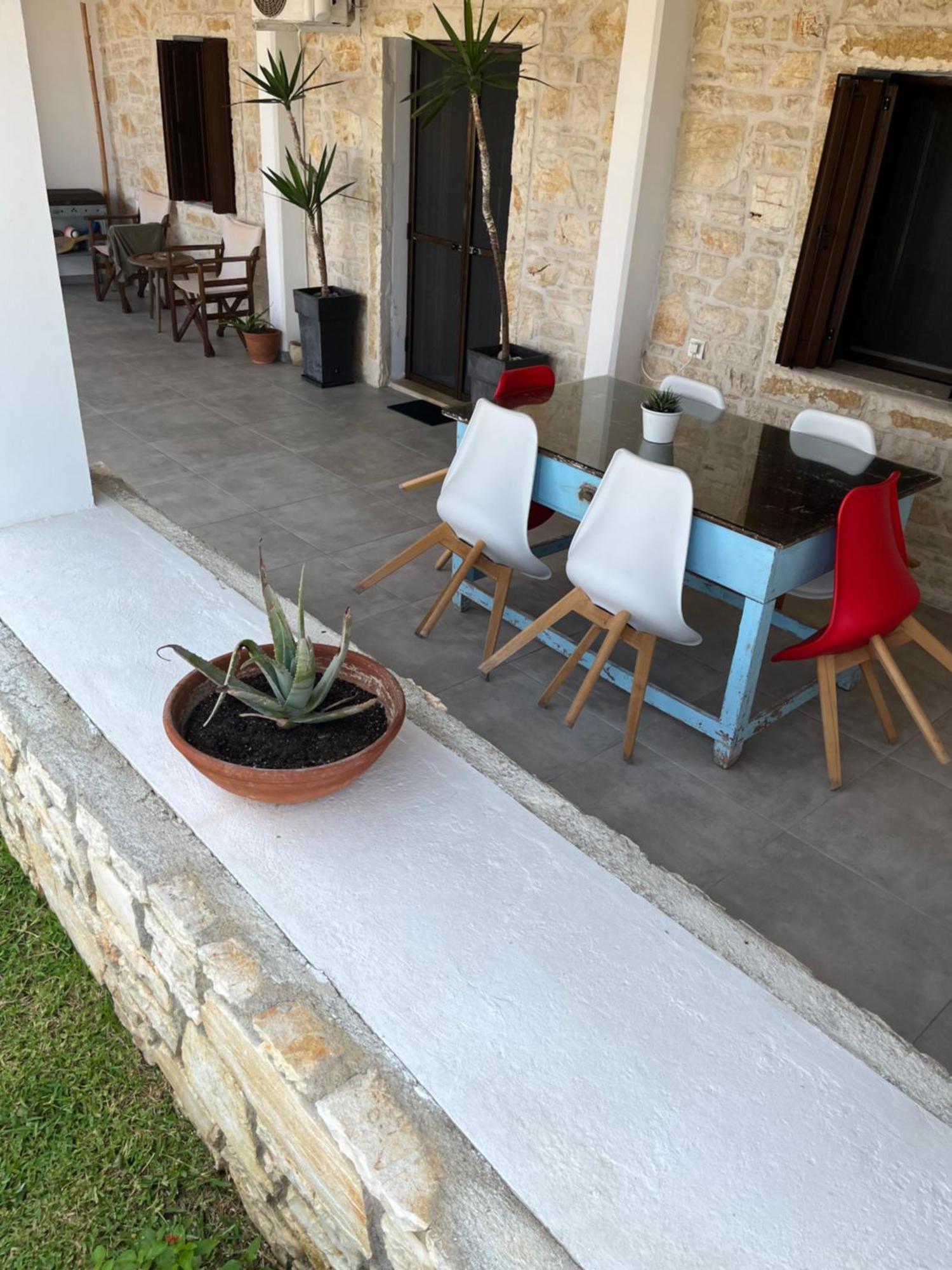 אצ'ארבי Nikotsaras Beach House Since 1930 מראה חיצוני תמונה